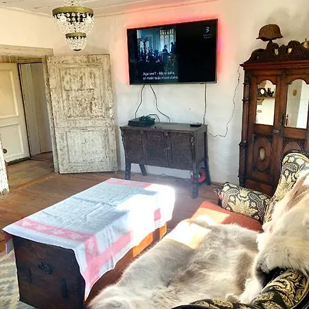 Apartment Hubane Hoovimajake Vanalinna Juures Haapsalu